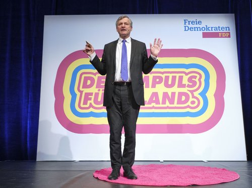 Ganz schön poppig-rosa-flauschig, der Badvorleger. FDP-Fraktionsvorsitzender Hans-Ulrich Rülke. Ganz schön poppig-rosa-flauschig, der Badvorleger. FDP-Fraktionsvorsitzender Hans-Ulrich Rülke.