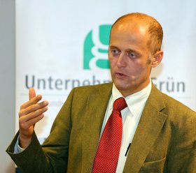 Kaktus des Anstoßes: Bio-Gemüsegroßhändler Hansjörg Schrade. Foto: Joachim E. Röttgers