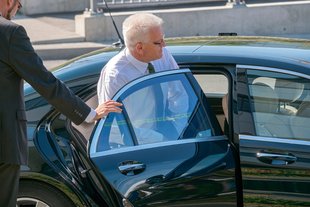 Ministerpräsident Winfried Kretschmann (Grüne) hat Autos lieben gelernt.