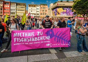 Kundgebung "Wohnen ist Menschenrecht" ...