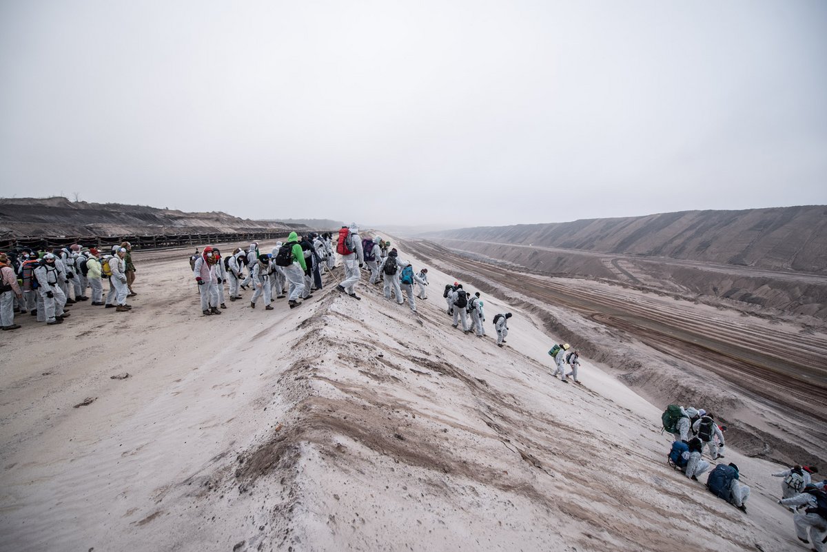 Mehrere Hundert machen rüber.