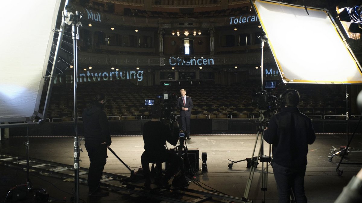 "Wir sind mit uns im Reinen", meint Christian Lindner – hier beim Inszenieren von Partei und Person an Dreikönig 2021. Fotos: Joachim E. Röttgers