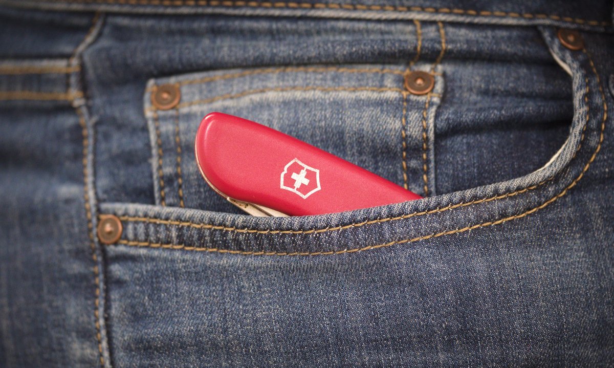 Neben Schlüssel und Geldbeutel haben manche auch immer ein Messer in der Hosentasche. Fotos: Joachim E. Röttgers