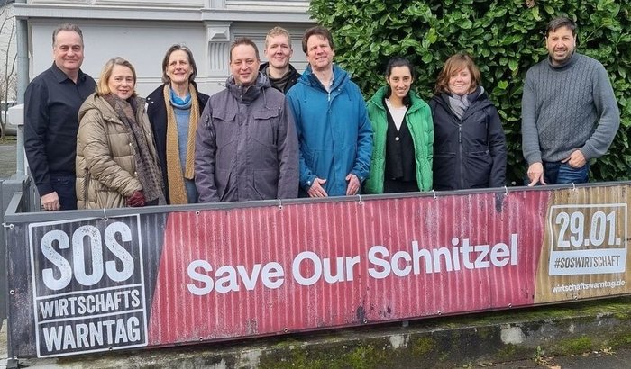 "Rettet unser Schnitzel" – ein wichtiges Wirtschaftsanliegen. Foto: wirtschaftswarntag.de