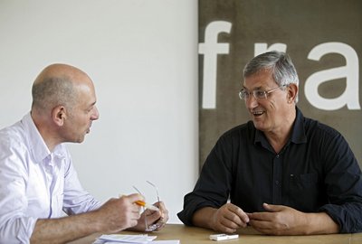 Ziemlich sicher, dass die Linke in Stuttgarts Landtag einzieht: Linke-Chef Riexinger mit Kontext-Redakteur Jürgen Lessat