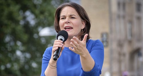 Annalena Baerbock, hier im Wahlkampf 2021, hofft, dass die Parteibasis ihr folgt. Foto: Joachim E. Röttgers