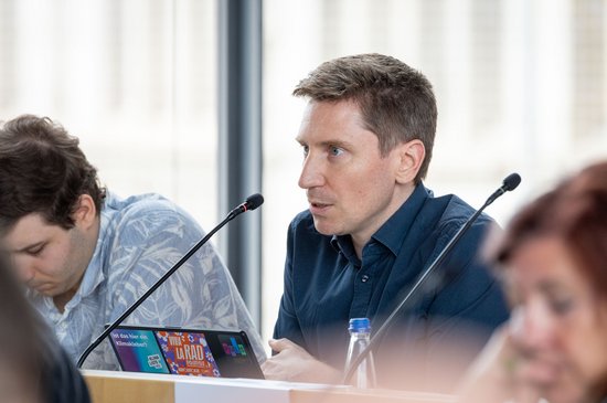 Stadtrat Christoph Ozasek bemängelt Baumschwund. Foto: Julian Rettig