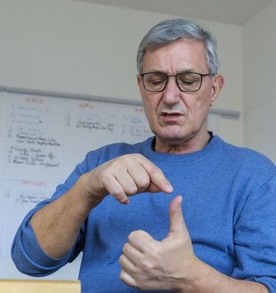 Bei Robert Habeck (Grüne) wartet Riexinger noch auf "die praktische Unterfütterung".