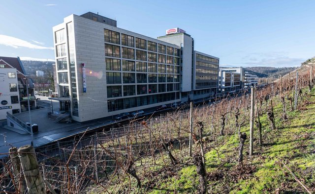 Noch residiert die VHS an den Esslinger Weinbergen.
