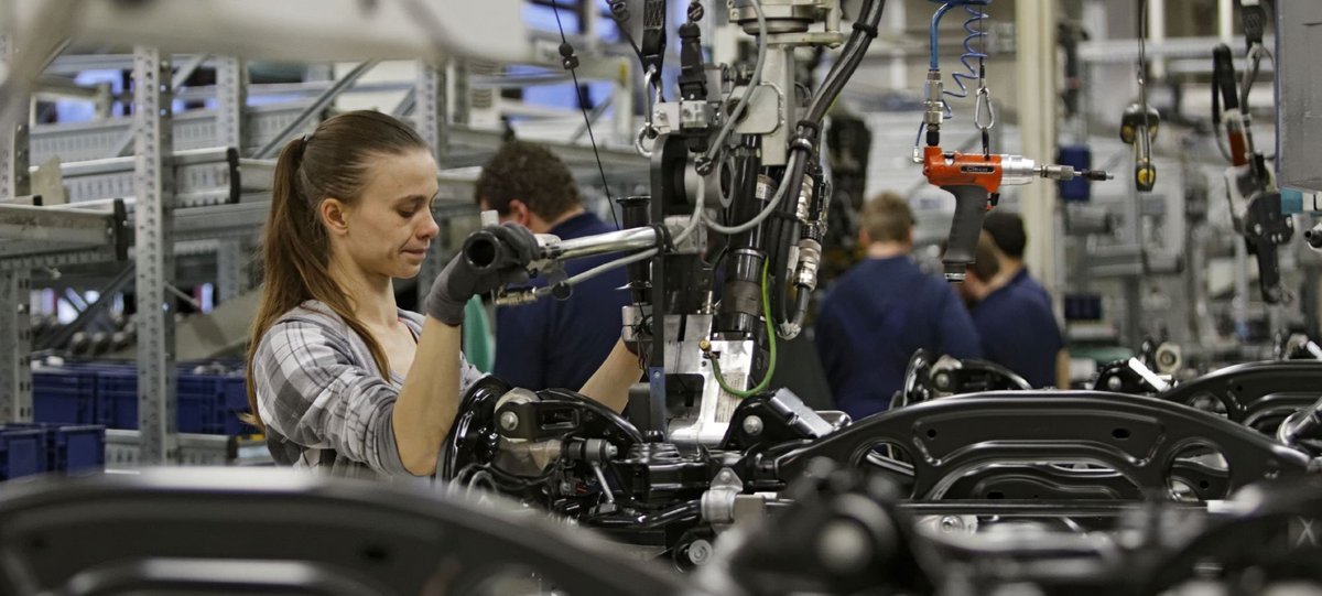 Arbeitsplätze in der Autoindustrie sind zumindest in großen Unternehmen gut bezahlt. Aber es werden weniger. Fotos: Joachim E. Röttgers