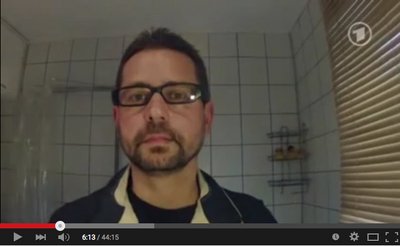 SWR-Reporter Jürgen Rose als Werksvertrags-Mitarbeiter. Screenshot Youtube