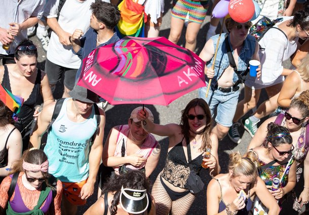 Entgegen manchen Befürchtungen hatten sich nur die Wenigsten vermummt. Sogar der Antifa-Block zeigte Gesicht. 