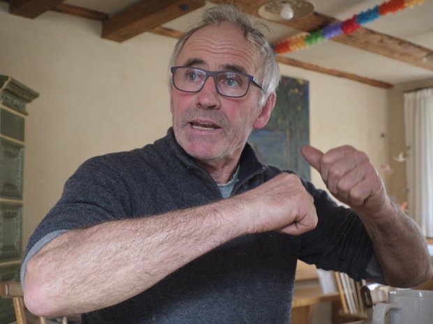 Bio-Bauer Weber findet Dialog wichtiger als pöbelnde Proteste. Bio-Bauer Weber findet Dialog wichtiger als pöbelnde Proteste.