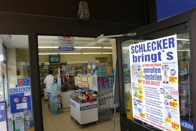 Half nichts: Schlecker bot schon 2004 einen Lieferservice.