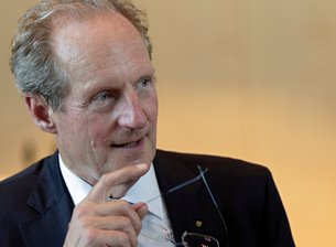 Ex-OB Wolfgang Schuster, schwarz, ... Ex-OB Wolfgang Schuster, schwarz, ...