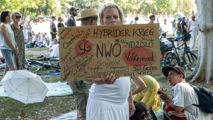 Das ganze Programm auf einem Pappschild. Das ganze Programm auf einem Pappschild.