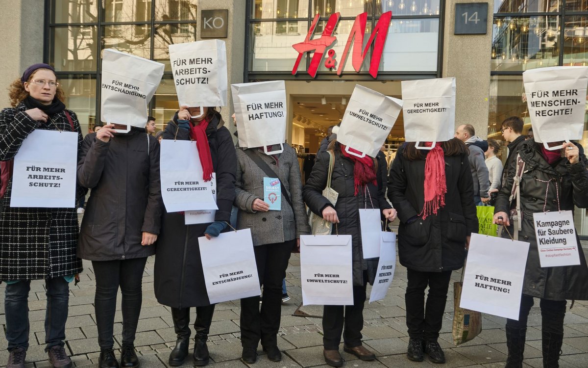 ... und um Frauen im Einzelhandel.  ... und um Frauen im Einzelhandel.