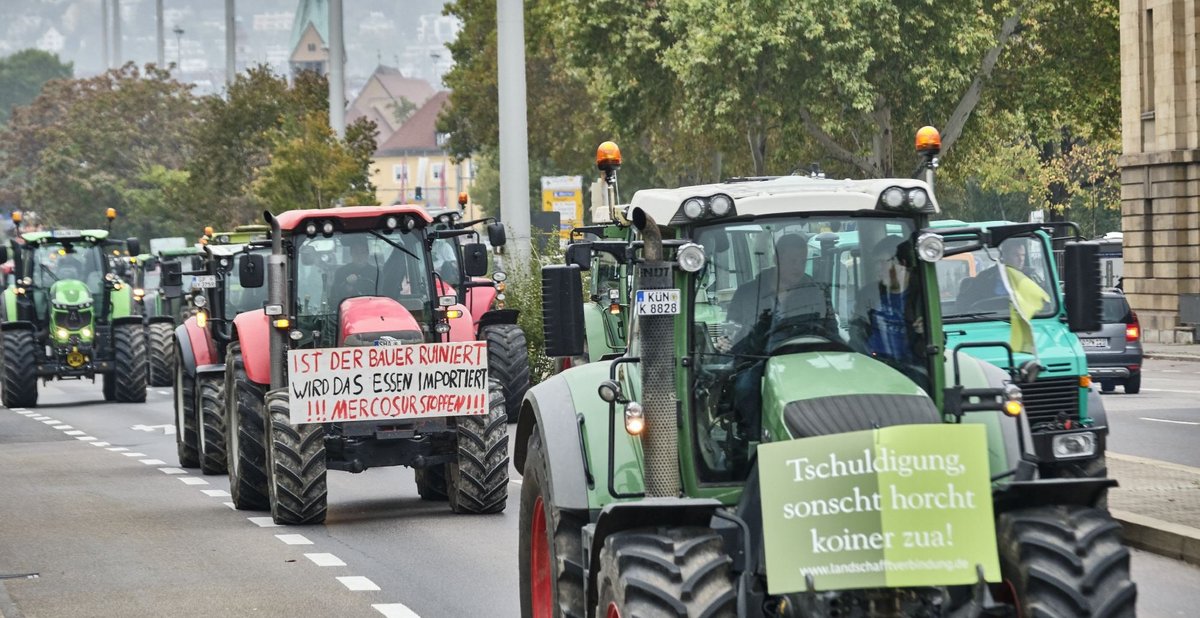 Landwirte hatten auch die Agrarpolitik der EU im Visier, als sie im Oktober 2019 durch Stuttgart tuckerten. Fotos: Joachim E. Röttgers