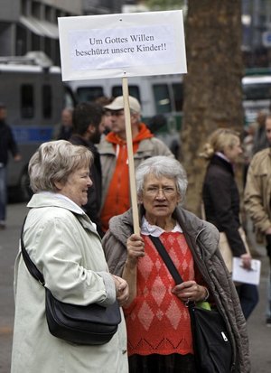 Christliche Demonstrantinnen Anfang 2014 in Stuttgart.