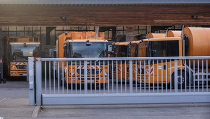 Weiterhin viele Daimlersterne – Flotte der AWS 2018.