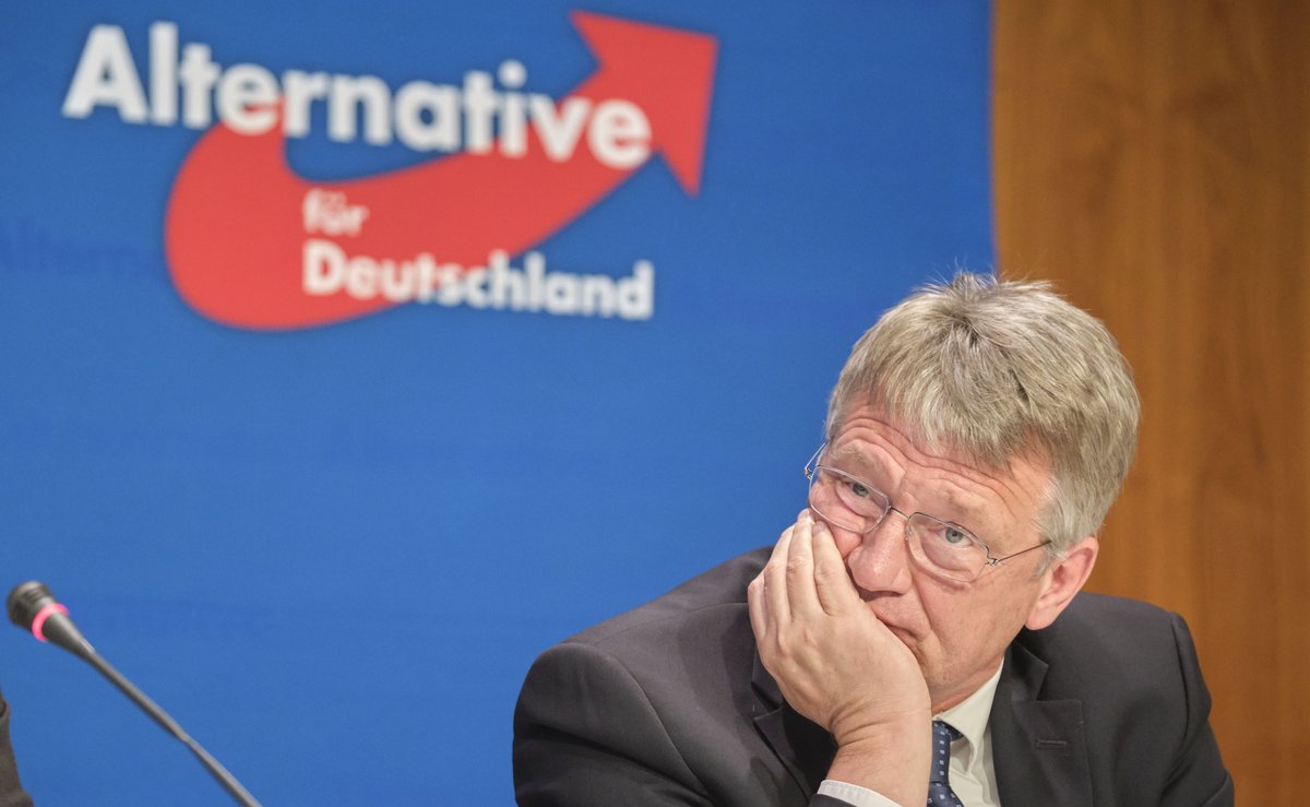 Jörg Meuthen, derzeit gefeiert für seine mahnenden Worte an die ganz rechts außen in seiner Partei. Dabei ist er selbst gern Fähnchen im Wind. Fotos: Joachim E. Röttgers