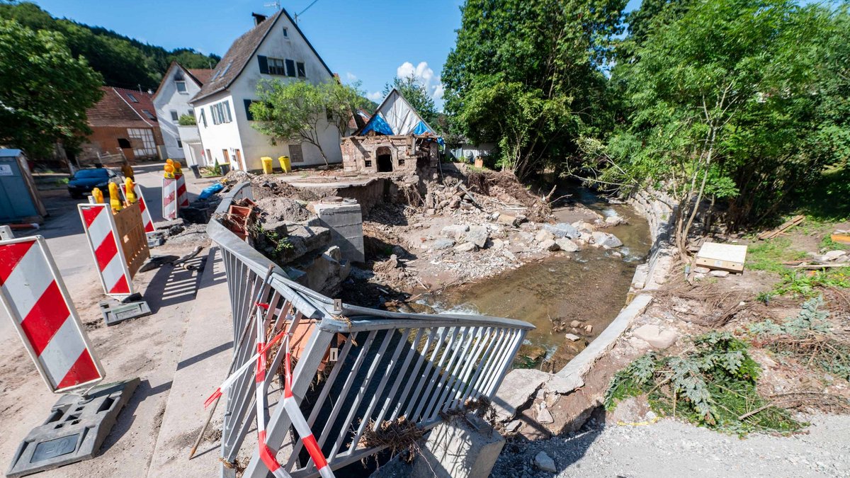 Das Flüsschen Wieslauf in Rudersberg am 8. Juli 2024, fünf Wochen nach der Katastrophe. Das Flüsschen Wieslauf in Rudersberg am 8. Juli 2024, fünf Wochen nach der Katastrophe.