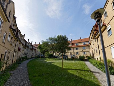 Noch nicht abgerissen: die Kommunistenburg.