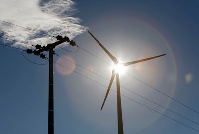 Lacht und liefert Energie frei Haus: die Sonne.