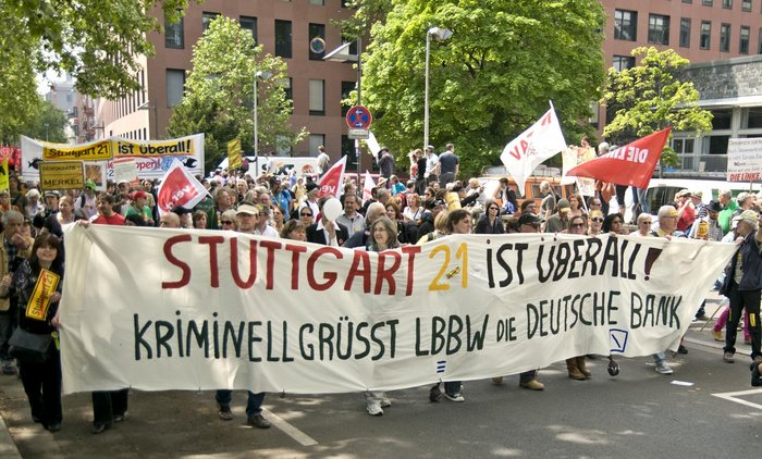 Da war noch Aufruhr: Der S-21-Block bei Blockupy in Frankfurt, 19. Mai 2012. Foto: Jens Volle