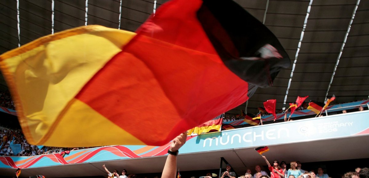 Noch schöner wäre heute Abend Regenbogen überm Münchner Stadion. Fotos: Joachim E. Röttgers