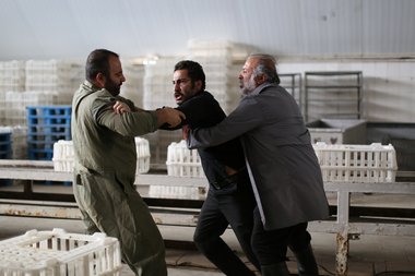 Familienvater Moosa (Mitte) will seinen Sohn rächen.