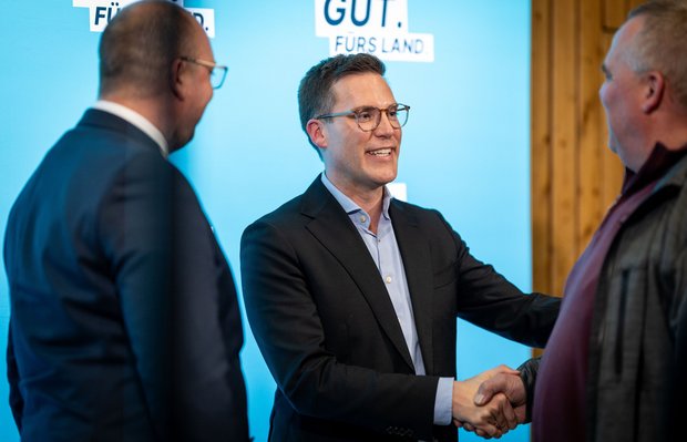 Am Schluss konnte jede:r ein Foto mit Strahlemann Hagel machen. 