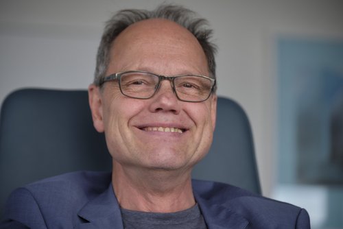 Der Intendant hat eine gute Nachricht:"Die Fallers" werden weitergedreht.