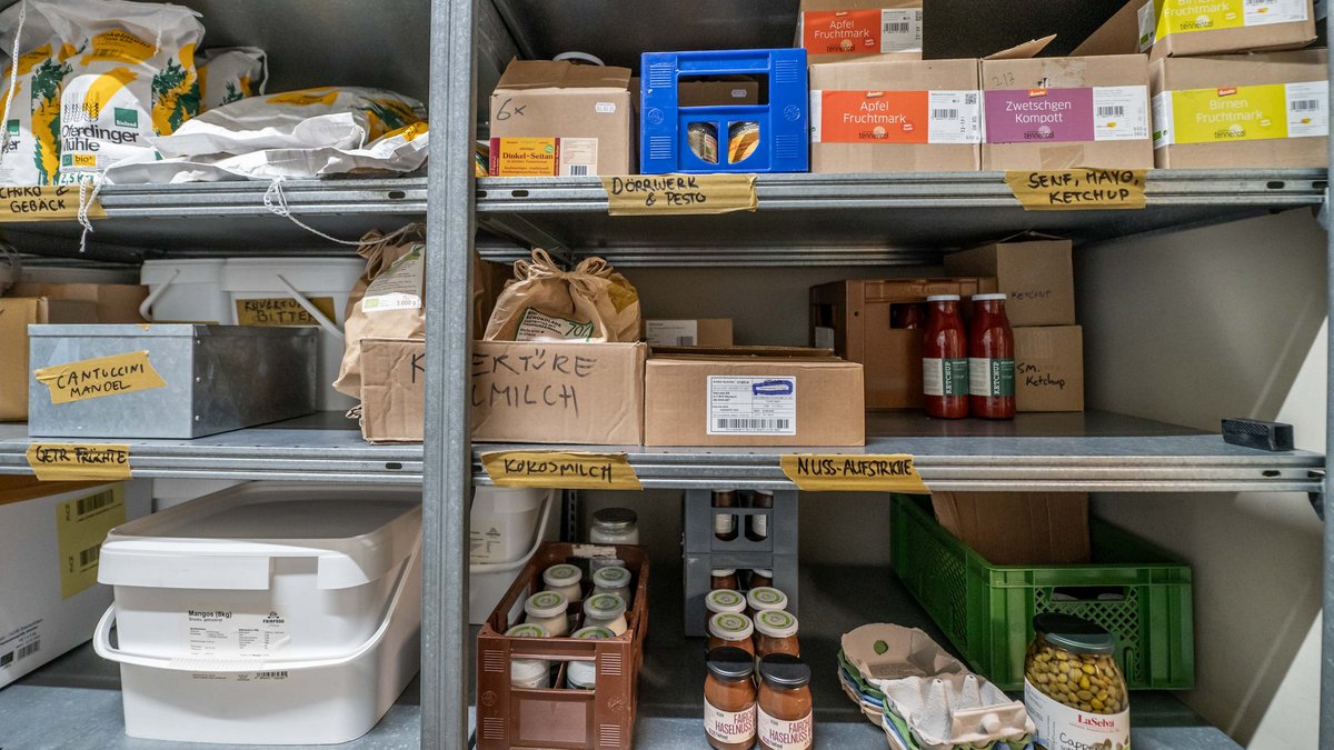 Ein Blick ins Lager zeigt: Manches gibt's nicht unverpackt.