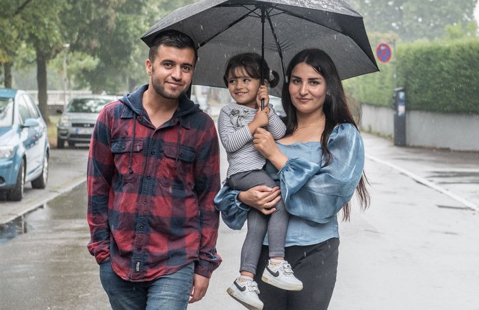 Badiah Jazzaa mit ihrem Ehemann Ahmed Hulka und der gemeinsamen Tochter.