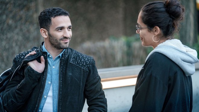 Lebt in einem ganz anderen Kosmos: Naimas Freund Mo (Hassan Akkouch).  Lebt in einem ganz anderen Kosmos: Naimas Freund Mo (Hassan Akkouch).