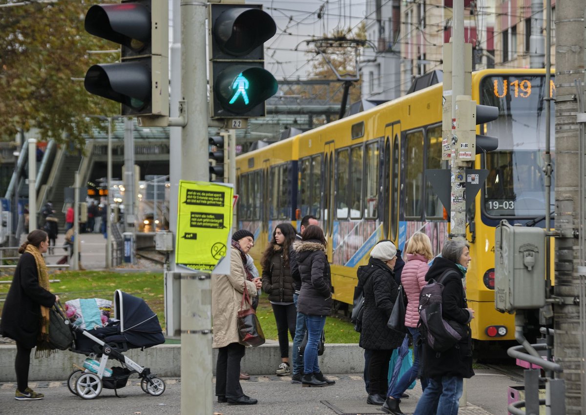 Die Enttäuschung ist groß: Hier möchte wirklich niemand warten.  Die Enttäuschung ist groß: Hier möchte wirklich niemand warten.