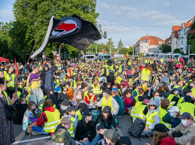 Noch vor sechs Uhr ist der Gothaer Platz blockiert.