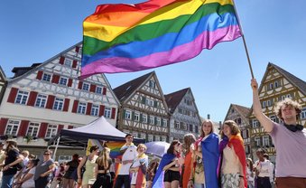 Gewalt am Ende des Regenbogens