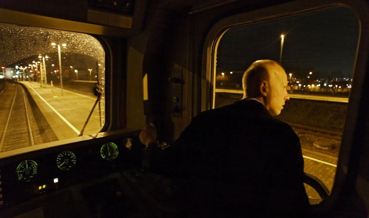 Im Regen stehen gelassen, jetzt verzweifelt gesucht: Lokführer im Ländle. Foto: Joachim E. Röttgers Im Regen stehen gelassen, jetzt verzweifelt gesucht: Lokführer im Ländle. Foto: Joachim E. Röttgers