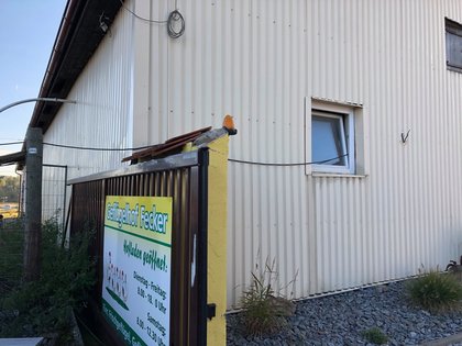 Unbürokratisch hat der Geflügelhof via Kippfenster ausgeholfen. Foto: Sabrina Fecker-Seibold