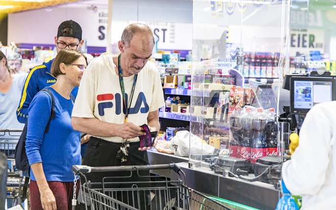 Beim gemeinsamen Einkauf gibt's nur Assistenz, wenn sie auch wirklich nötig ist.