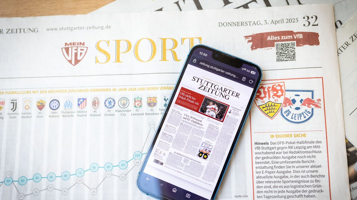 Sie haben die Wahl: das Spiel VfB Stuttgart gegen Leipzig auf Papier, leider nicht beendet. Im E-Paper als Aufmacher auf Seite eins. Foto: Kontext Sie haben die Wahl: das Spiel VfB Stuttgart gegen Leipzig auf Papier, leider nicht beendet. Im E-Paper als Aufmacher auf Seite eins. Foto: Kontext