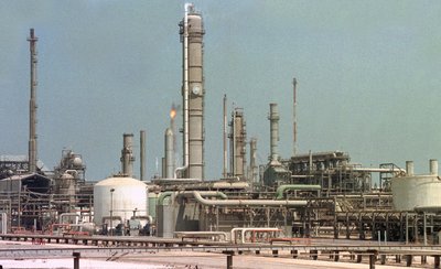 Die Ölförderländer (im Bild: Jubail, Saudi-Arabien) stecken in der Bredouille.