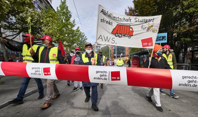 "Gerecht geht anders", meinen auch die Leute von der städtischen Müllabfuhr.