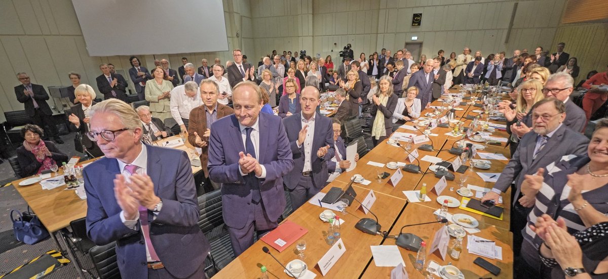 Laut Bundesverfassungsgericht sollen Gremien die gesellschaftliche Wirklichkeit widerspiegeln. Hier der SWR-Rundfunkrat im Mai 2019.  Laut Bundesverfassungsgericht sollen Gremien die gesellschaftliche Wirklichkeit widerspiegeln. Hier der SWR-Rundfunkrat im Mai 2019.