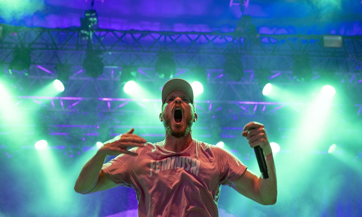 Irie Révoltés beim Tour-Auftakt auf dem Mannheimer Maimarktgelände.