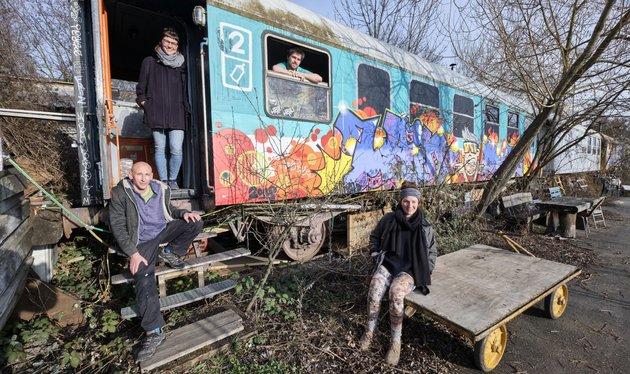 Von links: Benjamin Köhl, Marion Köhler, Marius Alsleben und Elisa Bienzle von der Ateliergemeinschaft im Bauzug 3YG.