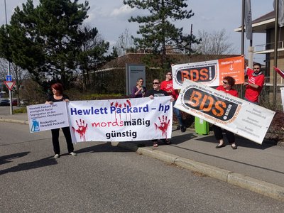 Groth (2. von links) auf einer Protestaktion gegen HP. Foto: Groth