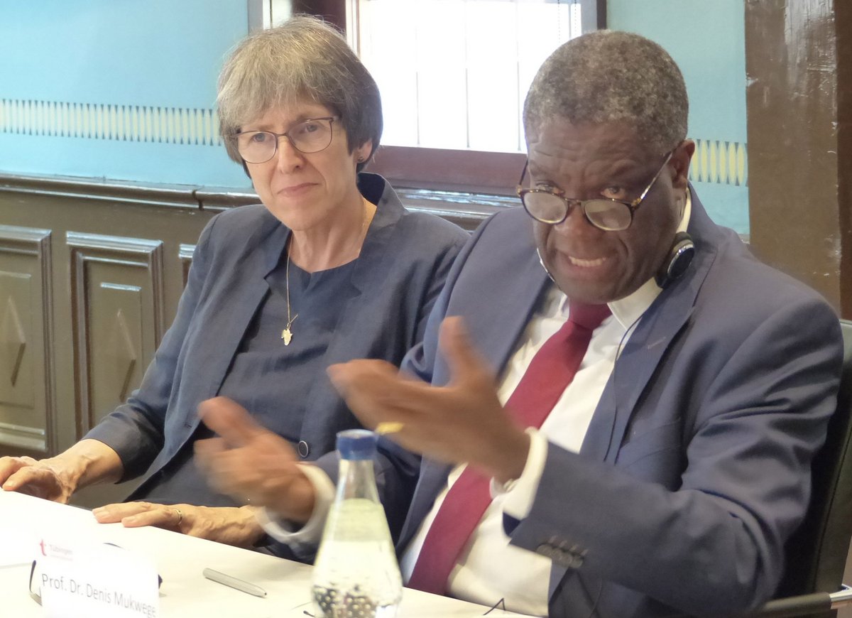 Gisela Schneider mit Denis Mukwege 2019 bei dessen Besuch in Tübingen.